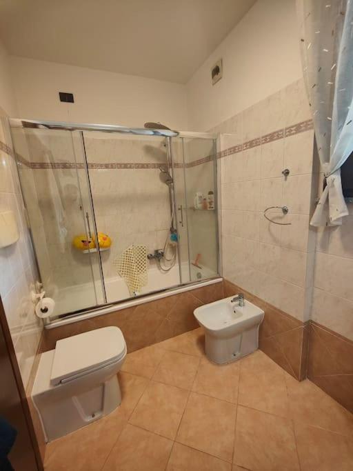 "Come A Casa" - Appartamento Gigi - Self Check In - Ospedale Humanitas - Forum Assago - Tram15 Rozzano Exterior foto